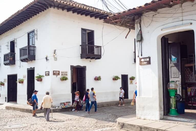 Visit Giron travel guide: heritage town near Bucaramanga
